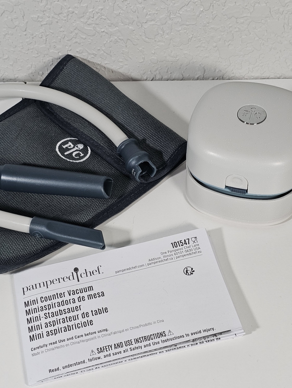 Pampered Chef Mini Counter Vacuum
